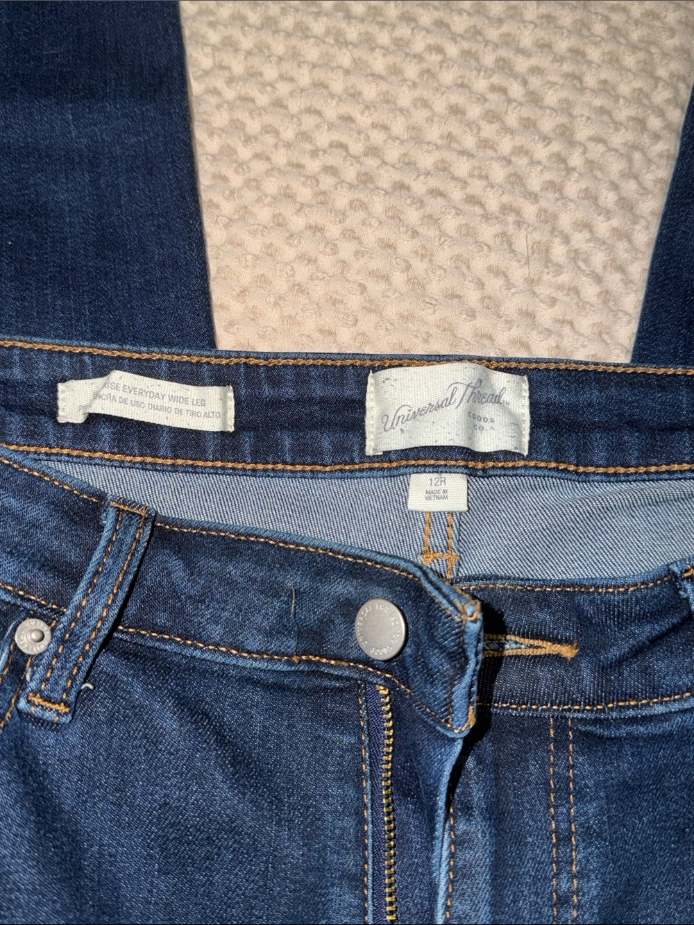 Universal Thread Wide-Leg High-Rise Jeans in Deep Indigo - Picture 2 of 4